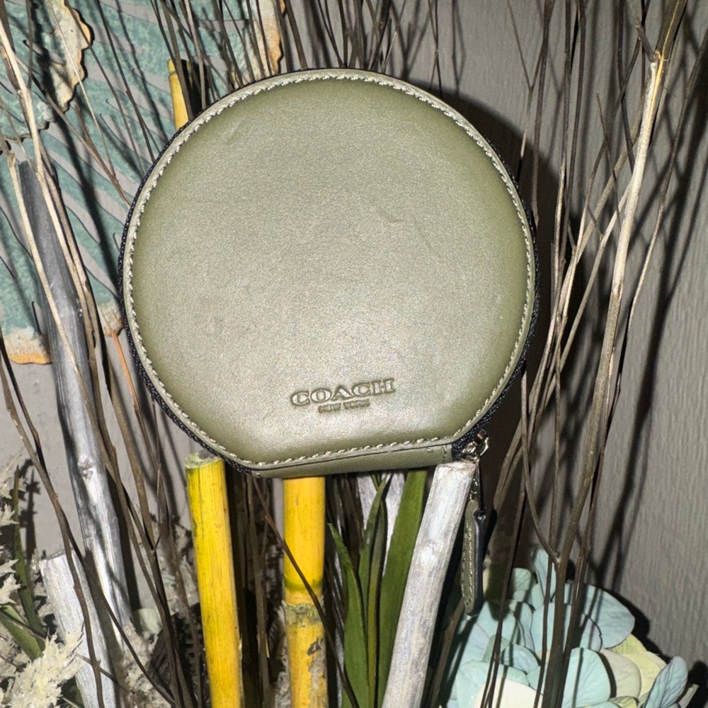 Coach Round coin pouch nwt emoji - Picture 6 of 13